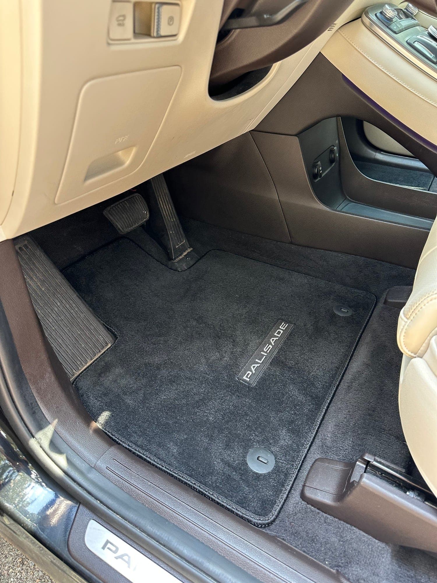 Interior detailing on a Hyundai Palisade in Sugar Land TX | Fresh Path Mobile Detailing